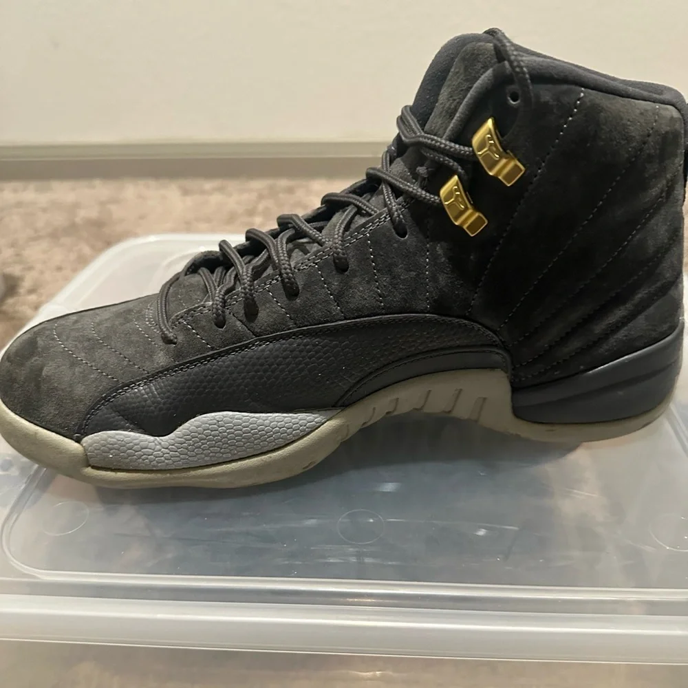 Air Jordan 12s Dark gray